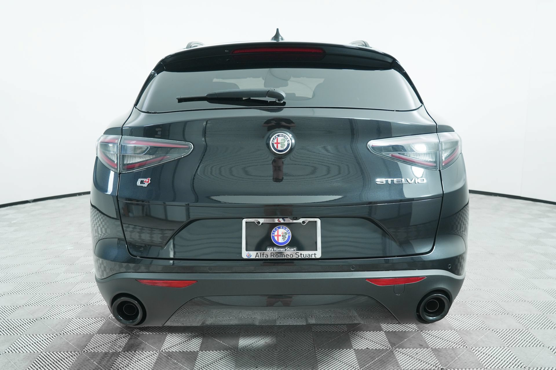 Used 2025 Alfa Romeo Stelvio Sprint AWD/4WD image 6