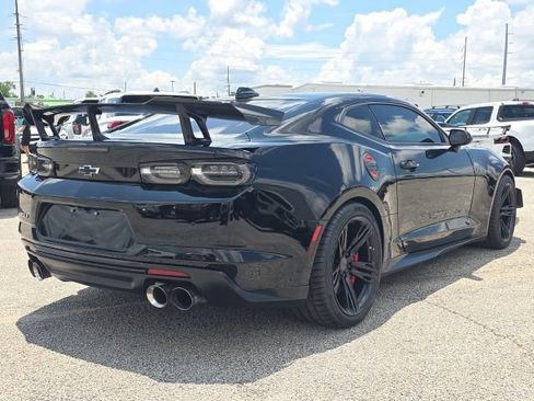 Used 2022 Chevrolet Camaro ZL1 RWD image 5