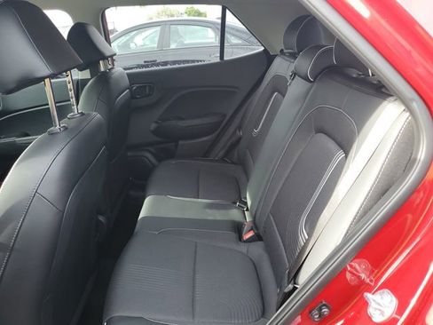 Certified 2025 Hyundai Venue Limited FWD image 26