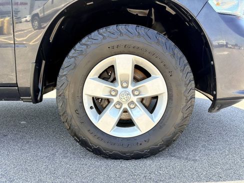 Used 2016 RAM 1500 Express AWD/4WD image 40