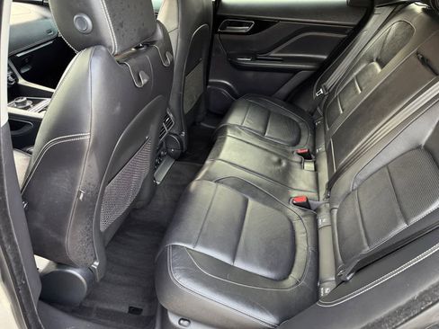 Used 2017 Jaguar F-PACE R-Sport image 11