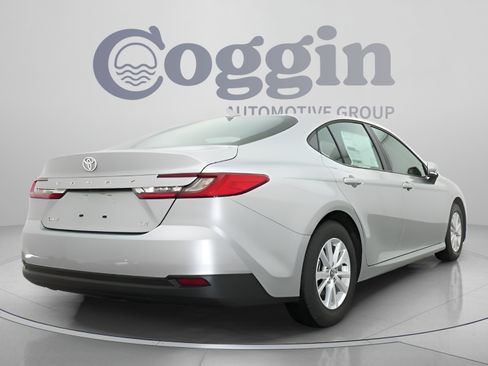 Used 2026 Toyota Camry LE w/ Convenience Package FWD image 16