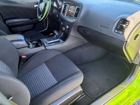 Used 2023 Dodge Charger R/T w/ Blacktop Package image 31