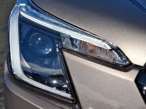 Used 2023 Subaru Forester Touring AWD/4WD image 9