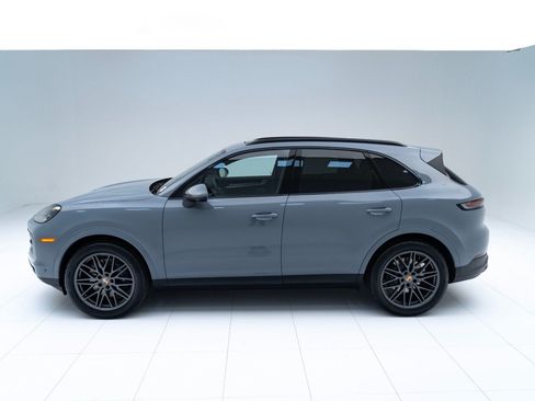 Certified 2026 Porsche Cayenne AWD/4WD image 2