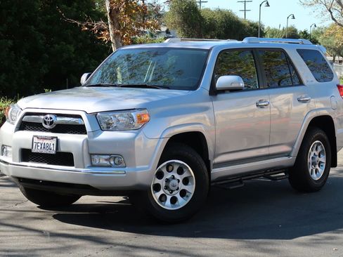 Used 2011 Toyota 4Runner Limited image 2