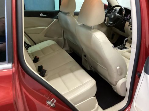 Used 2016 Volkswagen Tiguan SE AWD/4WD image 9