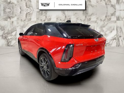 Certified 2025 Cadillac Optiq Sport 2 AWD/4WD image 3