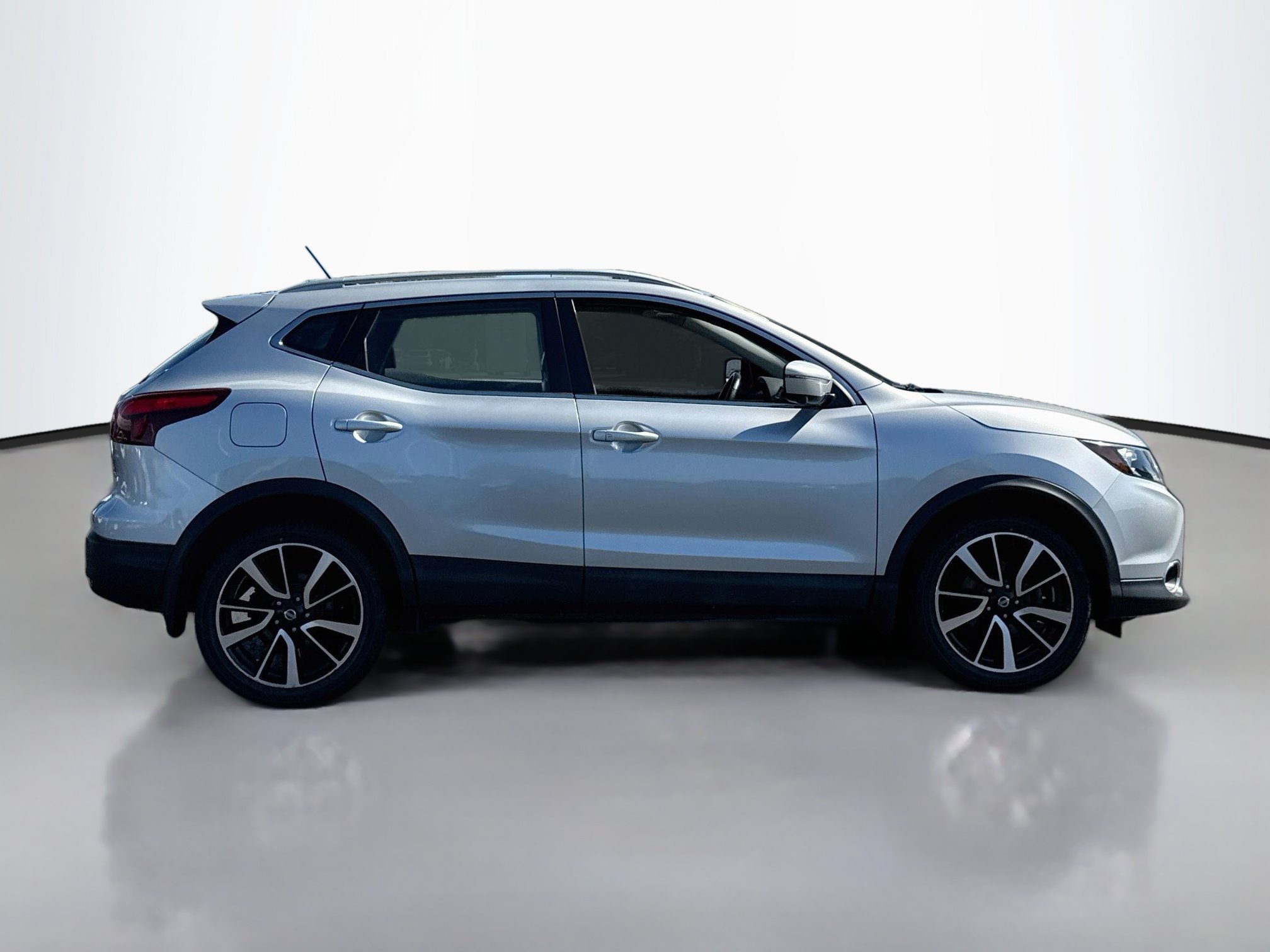 Used 2017 Nissan Rogue Sport SL w/ SL Premium Package AWD/4WD image 8