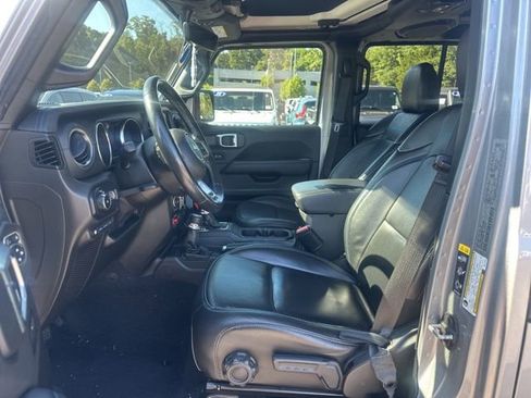 Used 2021 Jeep Wrangler Unlimited Rubicon 4xe w/ Cold Weather Group AWD/4WD image 11