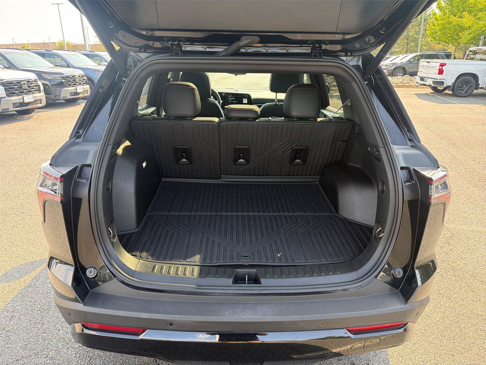 Used 2025 Chevrolet Equinox RS FWD image 27