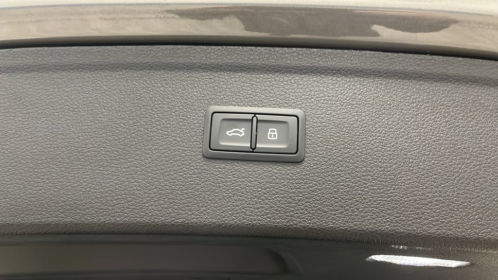 Used 2025 Audi Q5 2.0T Premium Plus w/ Premium Plus Package AWD/4WD image 28