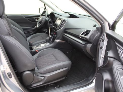 Used 2020 Subaru Forester Premium image 40