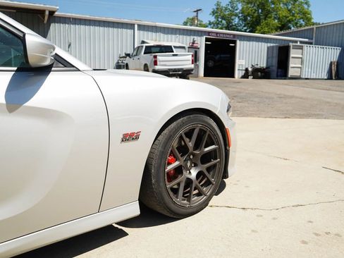 Used 2019 Dodge Charger Scat Pack RWD image 18