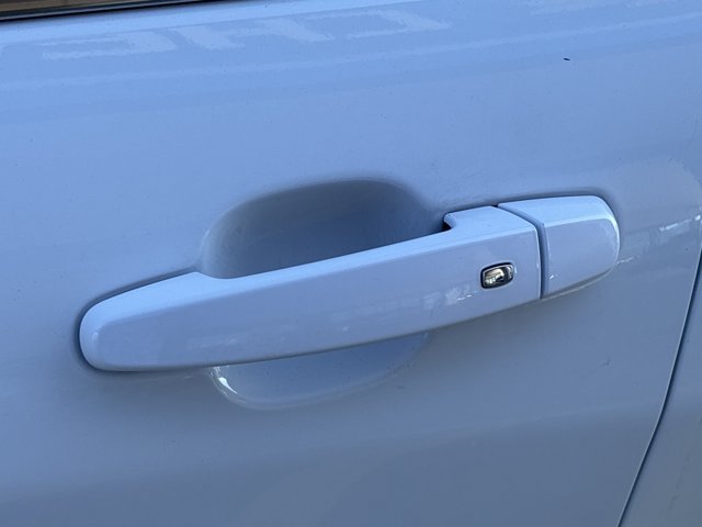Used 2024 Chevrolet Equinox LT FWD image 14