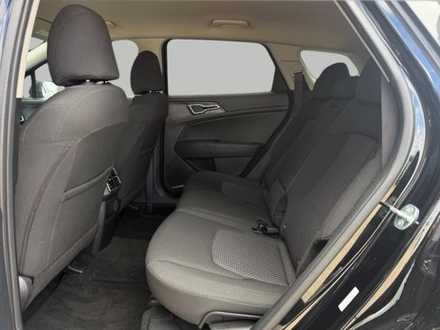 Used 2025 Kia Sportage LX image 26