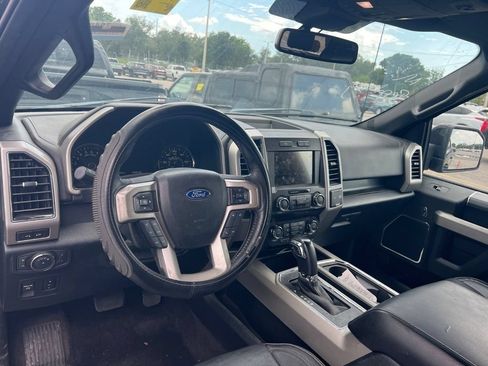 Used 2019 Ford F150 Lariat RWD image 4