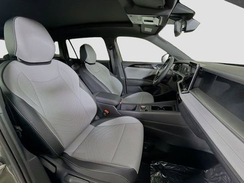 New 2026 Volkswagen Tiguan SE R-Line FWD image 30