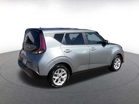 Used 2025 Kia Soul LX w/ LX Technology Package image 14