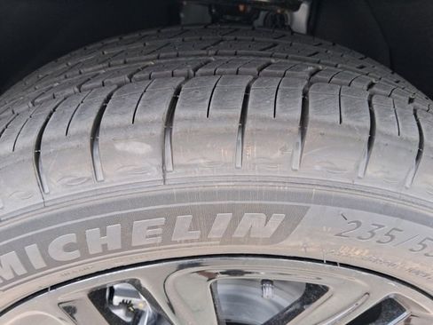 New 2025 Cadillac XT6 Luxury image 27