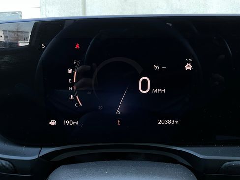 Used 2025 Buick Envista Preferred image 37