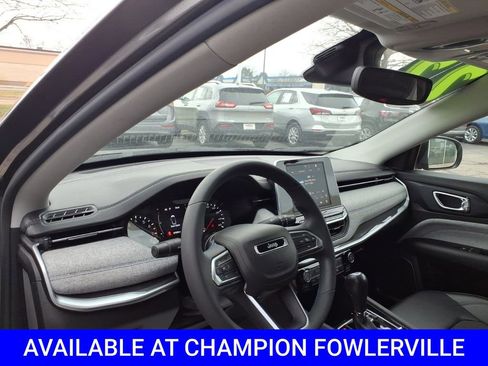 Used 2022 Jeep Compass Latitude image 11