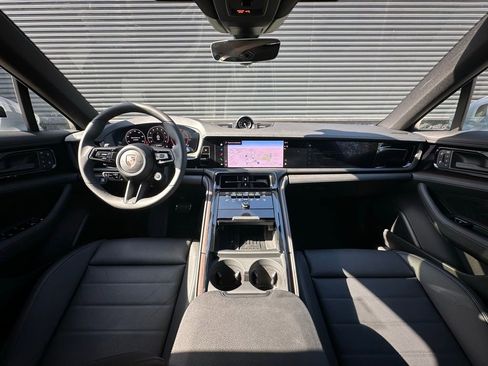 Certified 2026 Porsche Panamera RWD image 6