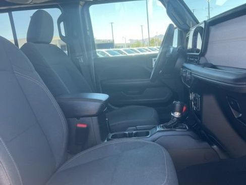 Used 2025 Jeep Wrangler Unlimited Sahara AWD/4WD image 31