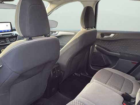 Used 2020 Ford Escape SE image 29