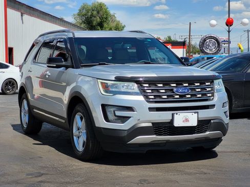 Used 2016 Ford Explorer XLT w/ Equipment Group 201A AWD/4WD image 6