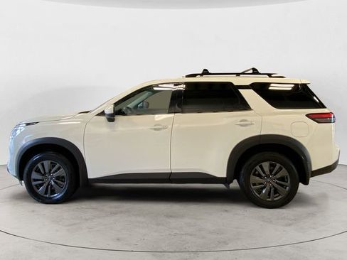 Certified 2023 Nissan Pathfinder SV image 2