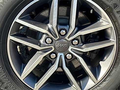 Used 2020 Jeep Grand Cherokee Limited image 5