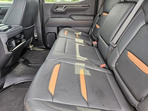 Used 2024 GMC Sierra 1500 AT4 w/ Technology Package AWD/4WD image 31