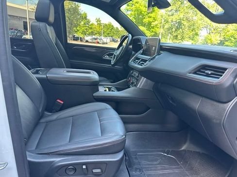 Used 2022 Chevrolet Tahoe RST w/ Luxury Package AWD/4WD image 32