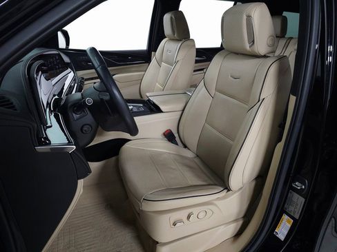 Used 2022 Cadillac Escalade Premium Luxury image 19