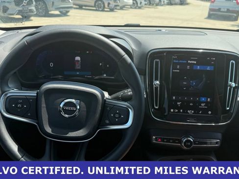 Certified 2025 Volvo XC40 B5 Plus AWD/4WD image 19