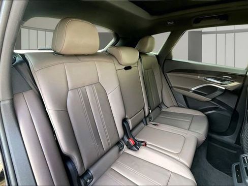 Used 2025 Audi Q5 Premium Plus w/ Premium Plus AWD/4WD image 25
