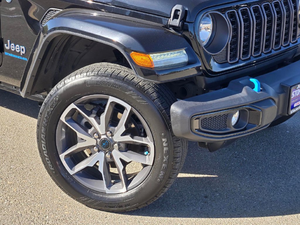 Used 2024 Jeep Wrangler Unlimited w/ Convenience Group AWD/4WD image 9