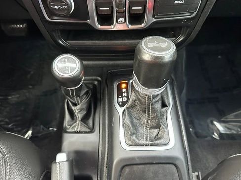 Used 2021 Jeep Wrangler Unlimited Sahara AWD/4WD image 41