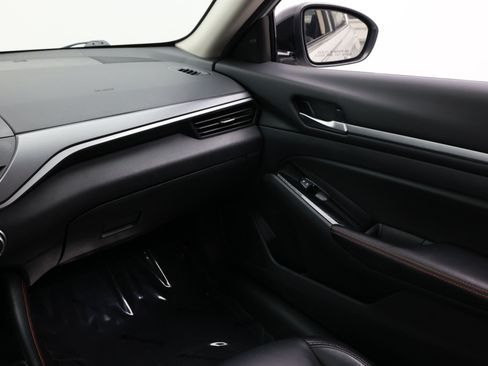 Used 2024 Nissan Altima 2.5 SR FWD image 31