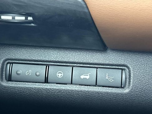 New 2026 Nissan Pathfinder Platinum w/ Lighting Package FWD image 28