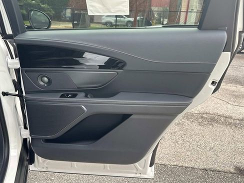 New 2025 Lincoln Nautilus Premier w/ Equipment Group 102A image 16