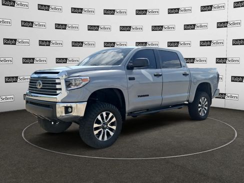 Used 2019 Toyota Tundra SR5 w/ SR5 Upgrade Package AWD/4WD image 2