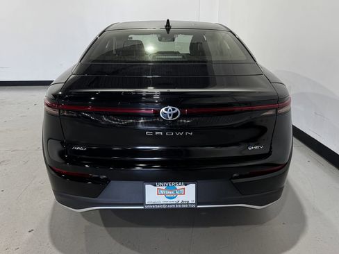 Used 2025 Toyota Crown AWD/4WD image 24