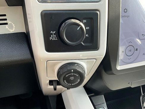 Used 2018 Ford F150 XLT w/ Equipment Group 302A Luxury image 21