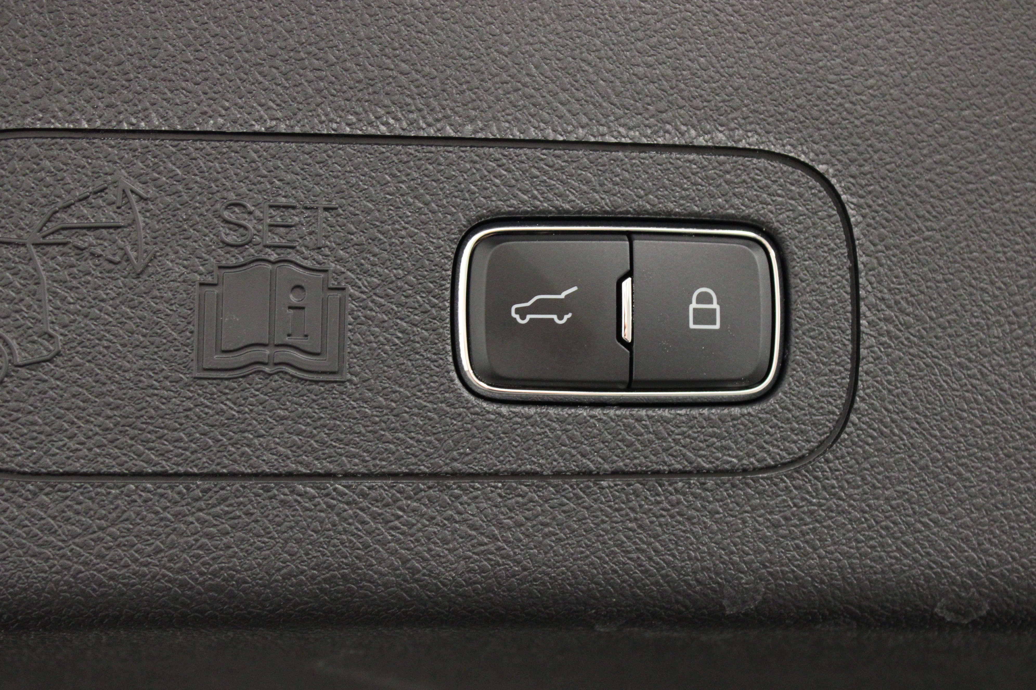Used 2025 Lincoln Aviator Reserve AWD/4WD image 14