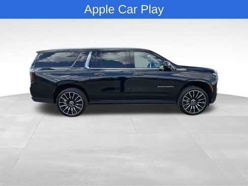 Used 2025 Chevrolet Suburban High Country AWD/4WD image 6