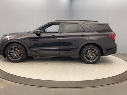 Used 2025 Ford Explorer ST w/ Sun And Sound Package AWD/4WD image 2