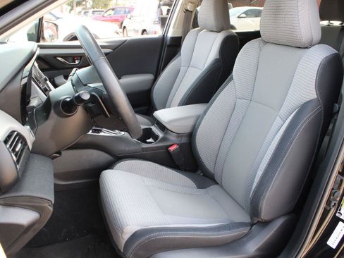 Used 2024 Subaru Outback Premium AWD/4WD image 16