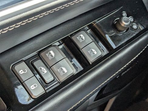 Used 2022 Jeep Wagoneer Series III w/ Premium Group I image 26